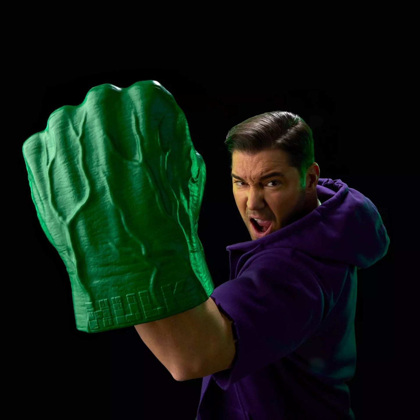 Marvel Legends Series Incredible Hulk Premium Role-play Fists with Smash 'N Bash Sound FX