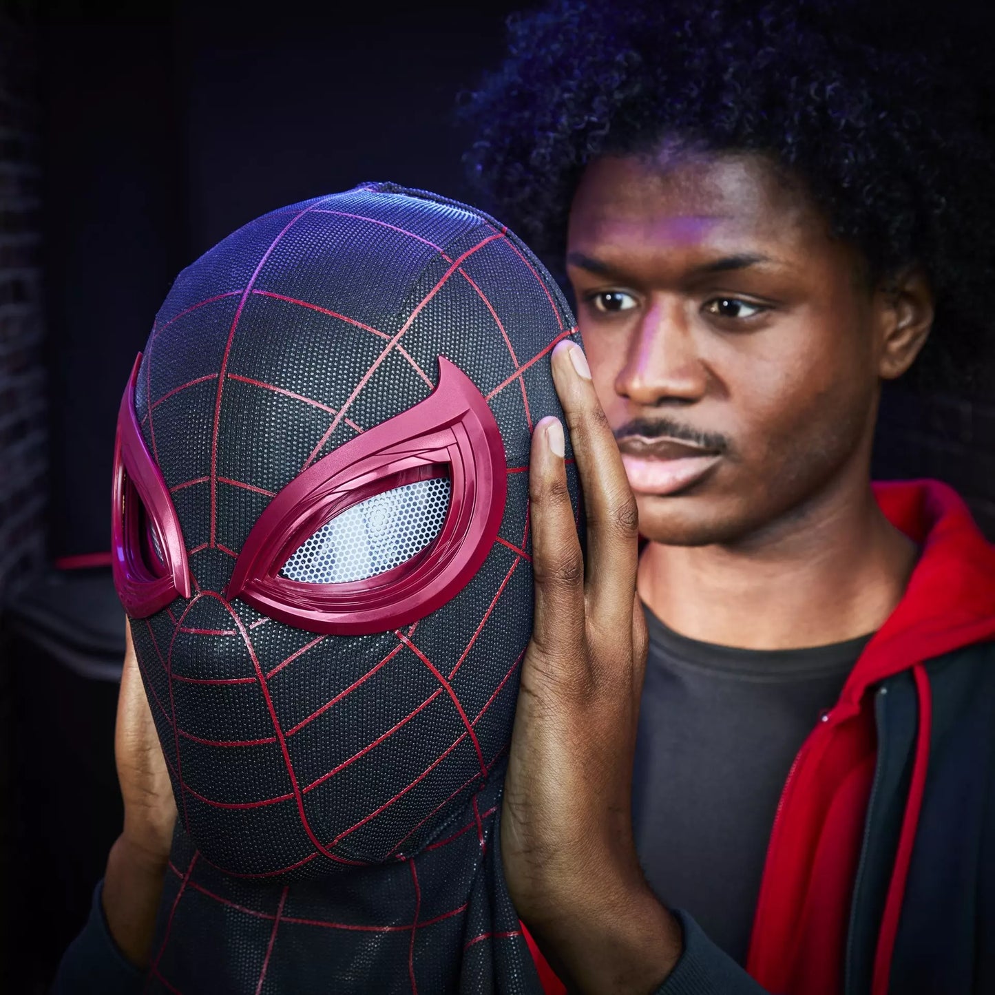Marvel Legends Series Spider-Man: Miles Morales Electronic Expressive Mask