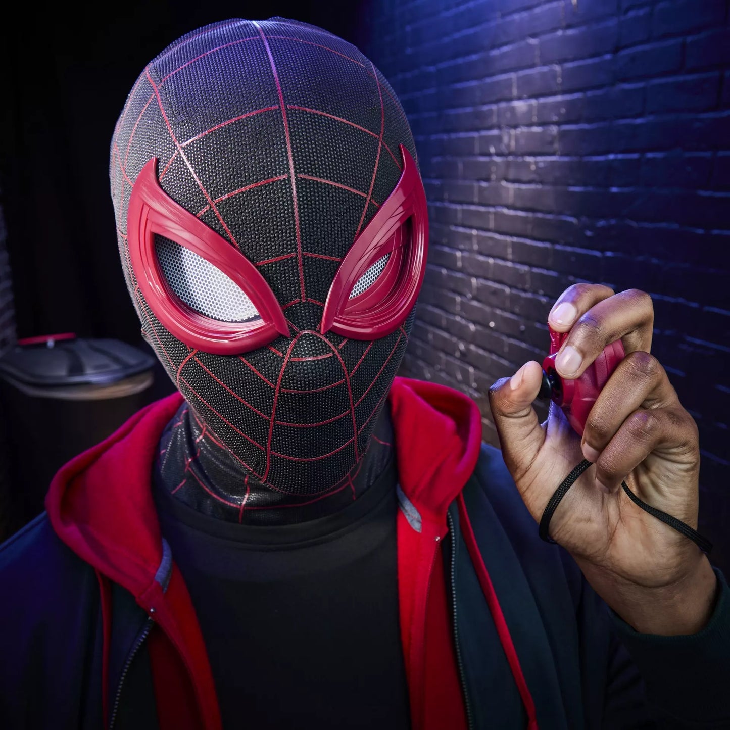 Marvel Legends Series Spider-Man: Miles Morales Electronic Expressive Mask